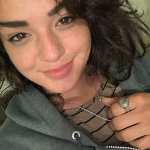 Meet your Posher, Claudia